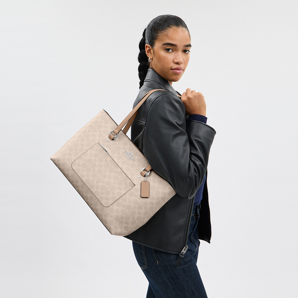 Coach Outlet Station Tote Bag In Signature Canvas